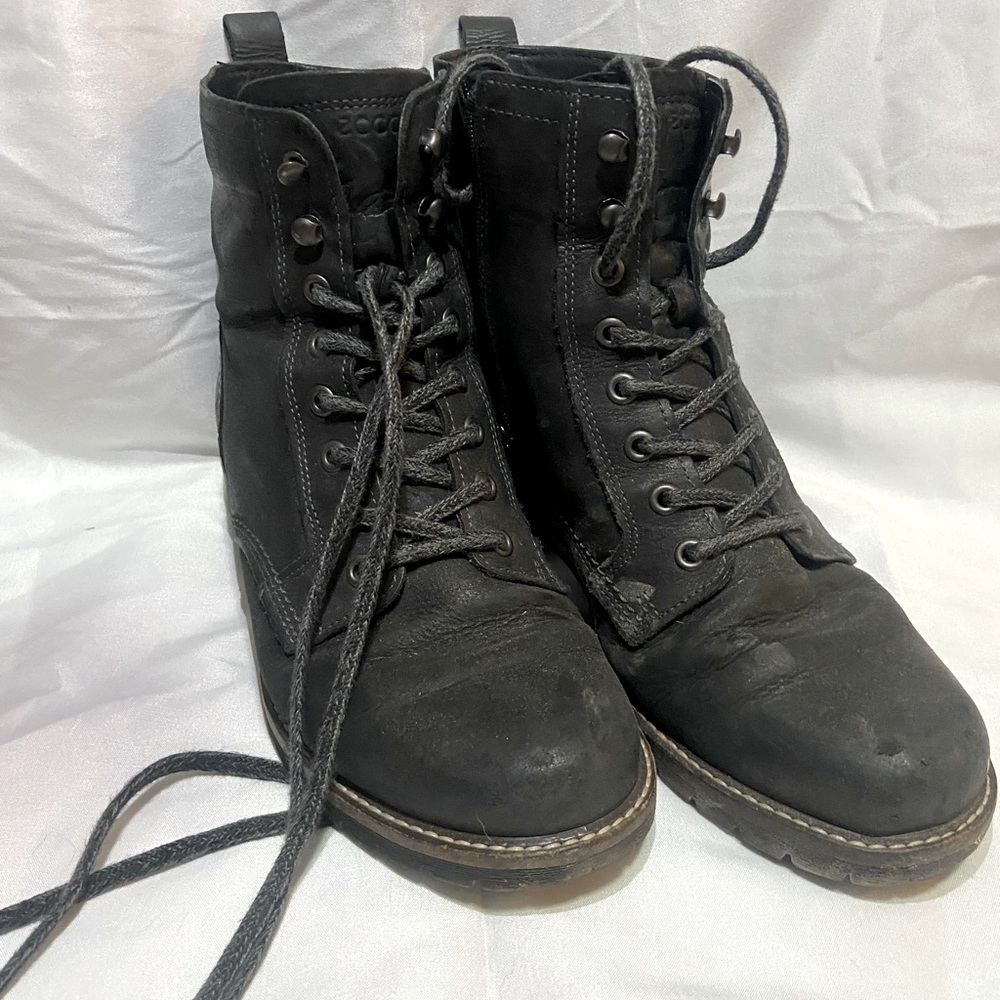 Ecco | Black Boots
